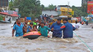 India, monsoni e inondazioni eccezionali. Oltre 400 morti nel Kerala