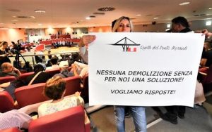 Sfollati protestano al Consiglio regionale Liguria: “Rivogliamo un futuro”