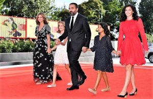 red carpet per l'Amica geniale, con Lila e Lenù