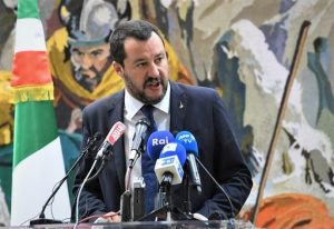 Manovra/Il Parlamento approva il Def, Salvini: indietro non si torna