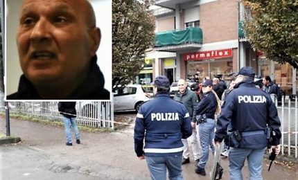 Ostaggi Poste, sequestratore via su auto dei carabinieri