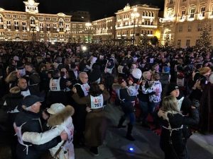 A Trieste il valzer più grande del mondo, record da Guinness