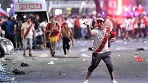 Calcio, scontri a Buenos Aires dopo la vittoria del River Plate