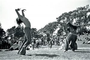 woodstock-dancing