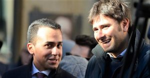 Luigi Di Maio (a sinistra) e Alessandro Di Battista del Movimento 5 Stelle