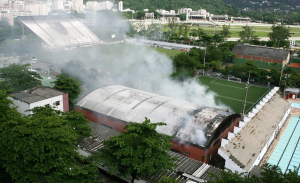 Rio de Janeriro, incendio alla sede del Flamengo