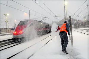 trenitalia-treno-neve-binari