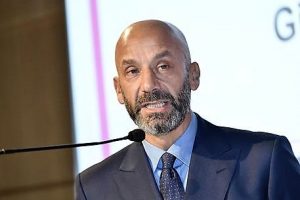 A Vialli premio in memoria di Facchetti:affrontare il cancro