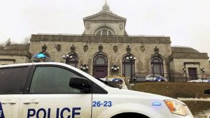 prete pugnalato durante messa a Montreal