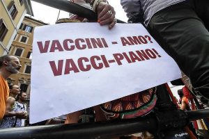 Vaccini, protesta del movimento No VAX