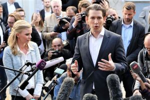 Il cancelliere Sebastian Kurz (OeVP, centrodestra)