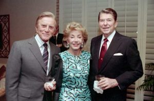 Ronald_Reagan_with_Kirk_Douglas-640x423