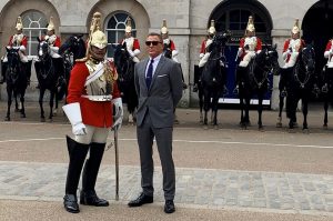 Bond-25-le-prime-immagini-di-Daniel-Craig-sul-set-a-Londra