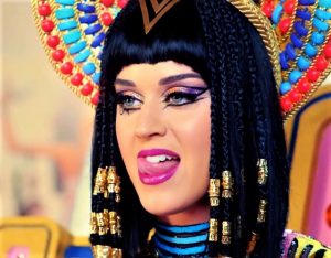 katy_perry_dark_horse_video_1