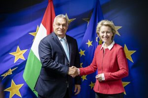 Victor Orban da Von der Leyen