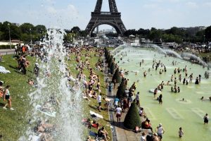 FRANCE-WEATHER-CLIMATE-HEAT