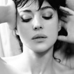 Monica-Bellucci-Candid-