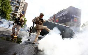 Demonstrations in Santiago for increasing on fares of the Metro