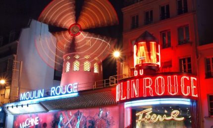 Il celebre Moulin Rouge festeggia i suoi 130 anni