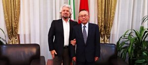 Li Junhaua e Beppe Grillo