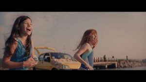 Renault-Clio-lo-spot-lesbo-fa-il-giro-dei-social-ma-non-va-in-tv_