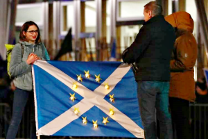 Scozia, manifestazione al Parlamento contro la Brexit