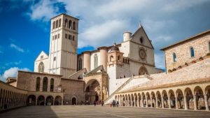 Riaperte ad Assisi le basiliche e la tomba di San Francesco