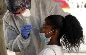 Coronavirus-tamponi-gratis-da-domani-nelle-strade-di-Parigi