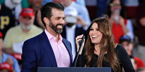 Kimberly Guilfoyle, la compagna di Donald Trump Junior e ex moglie del governatore Newsom