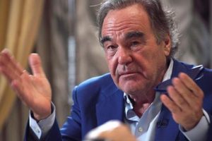 Oliver Stone a Venezia: mi è piaciuto molto “Est” di A. Pisu