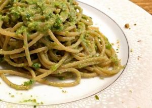 spaghetti-integrali-al-pesto-di-zucchine-e-pistacchi-recipe-main-photo