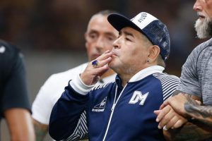 Discese ardite e risalite, i 60 anni di Maradona