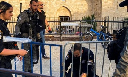 Polizia israeliana spara proiettili di caucciù contro palestinesi