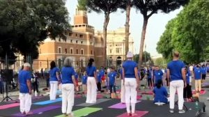 Yoga Day 2021, l'Om risuona a Castel Sant'Angelo a Roma