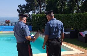 carabinieri-piscina-2