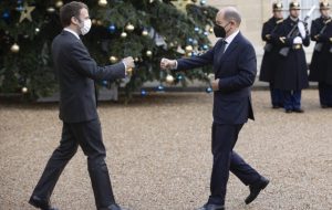 Olaf Scholz a Parigi da Emmanuel Macron