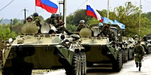 Russia-militare-Difesa-truppe-motocorazzate-colonna-blindati-Armata-russa-Moldavia-Transnistria