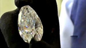 A Dubai Christie's vende all'asta the Rock , diamante gigante_cleanup