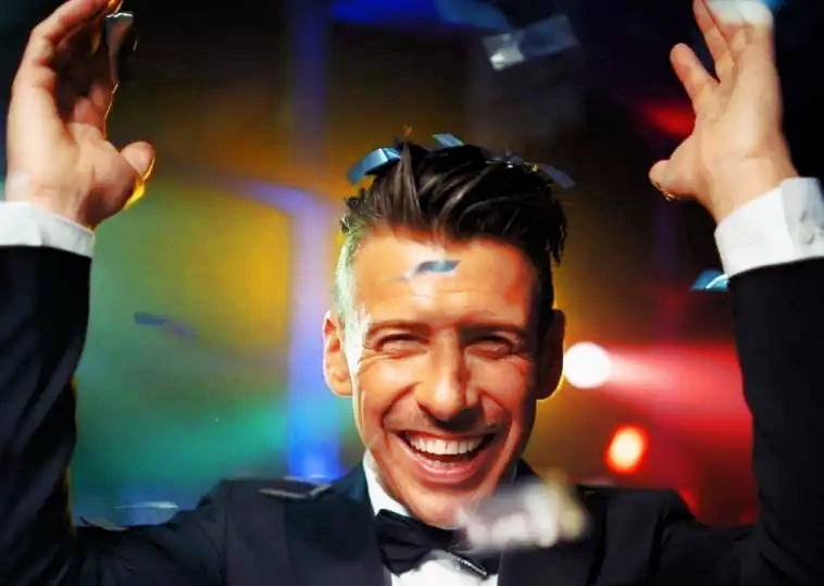 “Volevamo solo essere felici”, nuovo brano di Francesco Gabbani