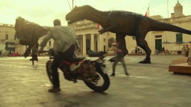 “Jurassic World” in sala, tra i dinosauri pensando all’ambiente