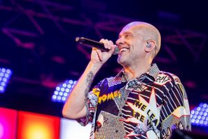 Musica/San Siro Canta Max, due serate di immenso karaoke con Max Pezzali