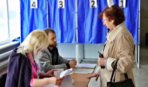 Ultimo giorno di referendum a Mariupol per annessione alla Russia