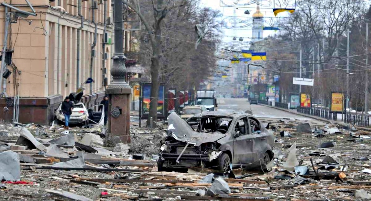 In Ucraina si prepara il campo di battaglia, ma si torna a parlare anche di dialogo