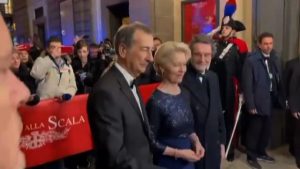 Ursula von der Leyen arriva alla Scala per la prima