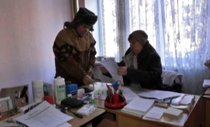 Dottoressa visita pazienti a Bakhmut sotto le bombe