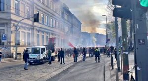 manifestazione per ricordare Dax 20 anni dopo