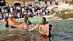 ultima generazione fontana trevi 21 maggio 2023