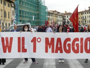 una-manifestazione-del-primo-maggio-foto-archivio