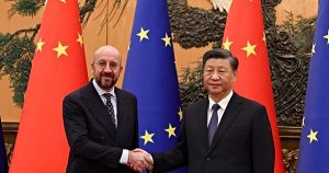 Il presidente del Consiglio europeo Charles Michel e il presidente cinese Xi Jinping