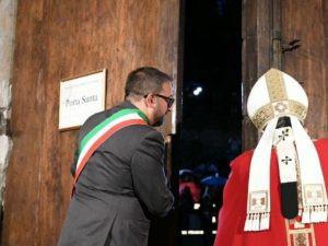 Chiusa la Porta Santa, si conclude la Perdonanza Celestiniana